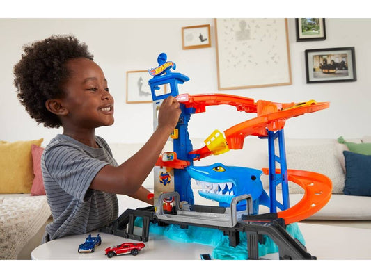 Hot Wheels Attacking Shark Escape City Fall Key Playset HDP06