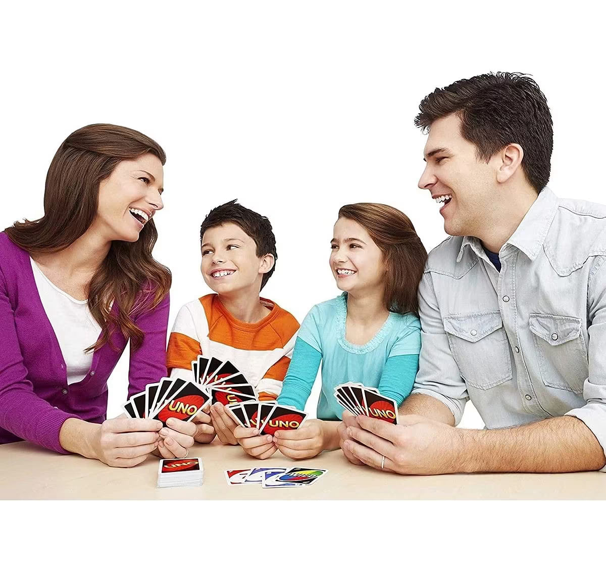 Mattel Uno Card Game, Classic Family Fun, 112-Card Deck with Special Action Cards