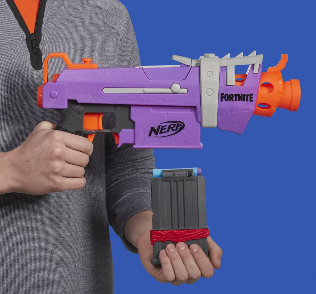 Nerf Fortnite SMG E Blaster Motorized Dart Blasting 6 Dart Clip, 6 Official Nerf Elite Darts