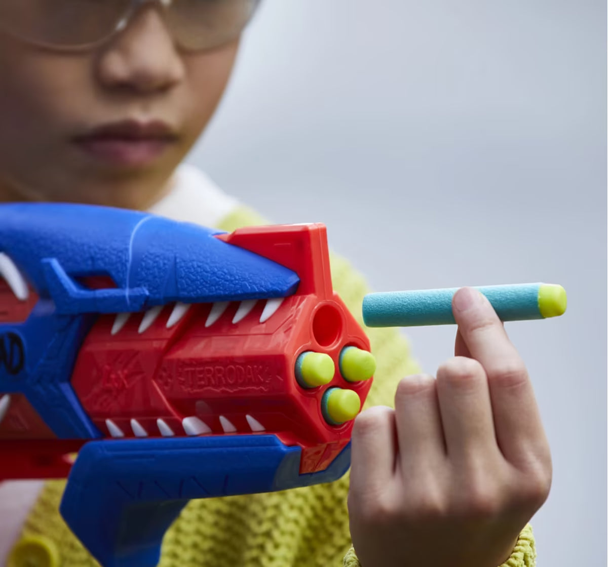 Nerf DinoSquad Terrodak, 4 Dart Blasting, Dart StorAge, 12 Nerf Elite Darts, Dinosaur Design