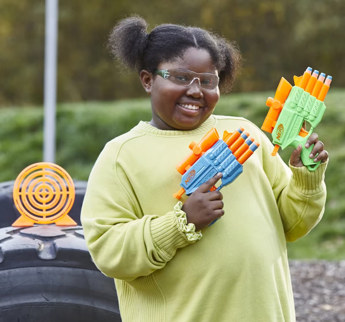 Nerf Elite 2.0 Face Off Target Set, Includes 2 Dart Blasters & Target, 12 Nerf Elite Darts