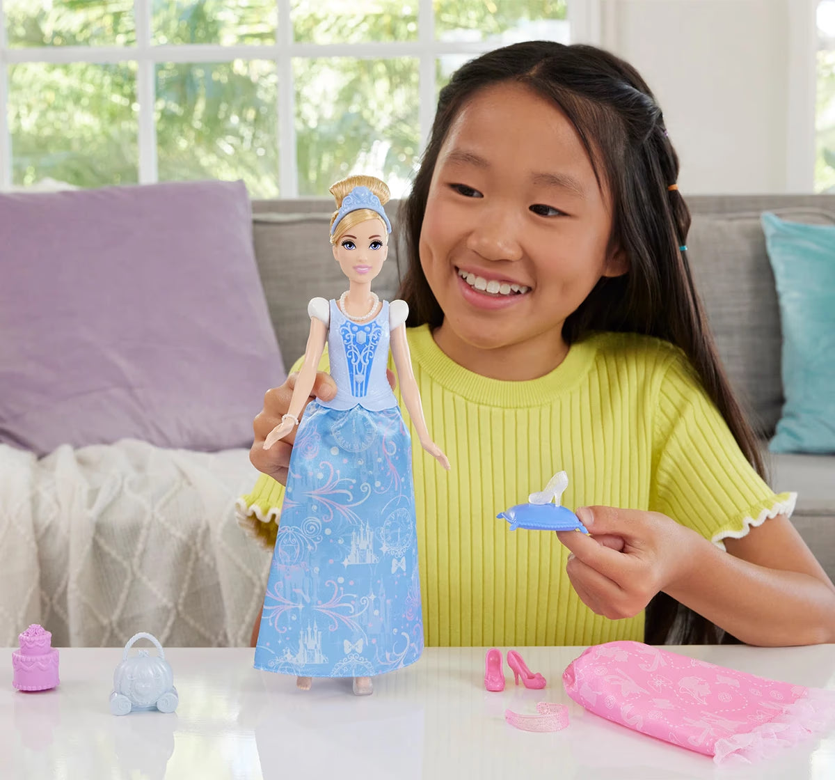 Disney Princess Fashion Storytelling Doll 2 in 1Assortment