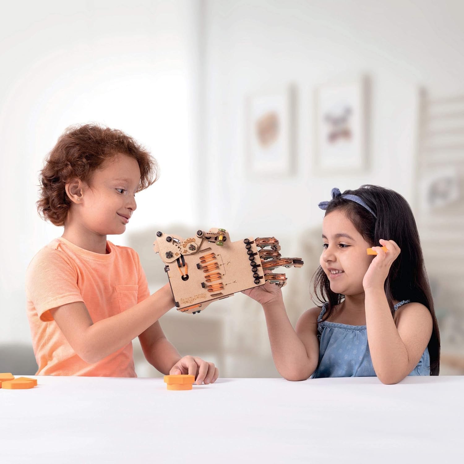 Smartivity Mechanical Hand DIY Science Kit