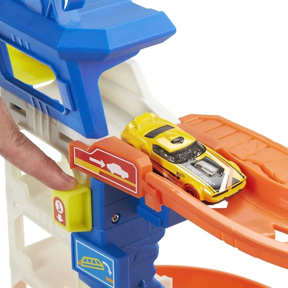 Hot Wheels Attacking Shark Escape City Fall Key Playset HDP06