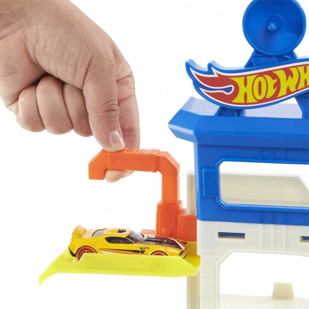 Hot Wheels Attacking Shark Escape City Fall Key Playset HDP06